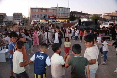 Karayazı’da gezici sinema ve açık hava konseri etkinliği
