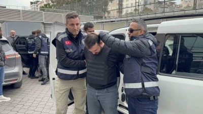Kardeşlere maskeli saldırı cinayetinde 2 zanlı adliyeye sevk edildi
