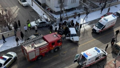 Karı kocayı birbirinden ayıran kazada kadın hayatını kaybetti
