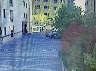 Karısı tarafından iki yerinden bıçaklandı: Yaralı kocanın tepki dahi vermediği dehşet anı kamerada
