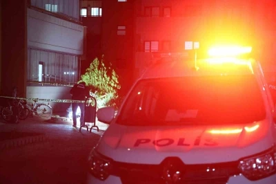 Karısını 22 bı&ccedil;ak darbesiyle &ouml;ld&uuml;ren zanlı, "Kolumda Ebru yazıyor" diye kendini savundu
