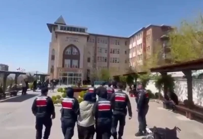 Karısını tabanca ile &ouml;ld&uuml;ren koca tutuklandı
