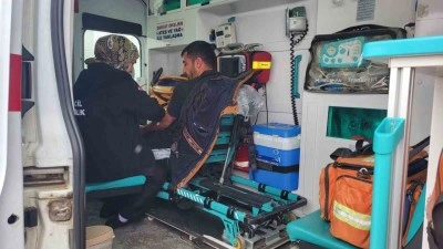 Karla m&uuml;cadele ekipleri yolları a&ccedil;ıyor, hastalara zamanında m&uuml;dahale yapılıyor