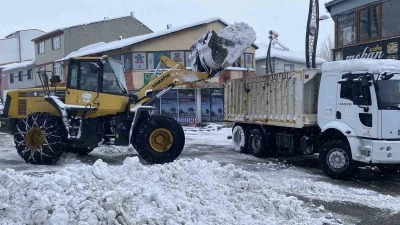 Karlıova&rsquo;da karla m&uuml;cadele &ccedil;alışmaları başladı
