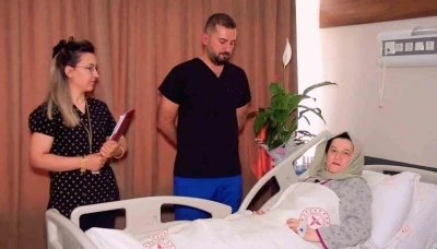 Karnından 29 santimetrelik dev miyom &ccedil;ıkarıldı
