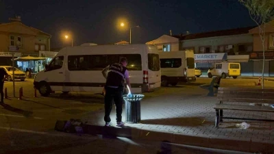 Karnından bıçaklanan taksi şoförü ağır yaralandı
