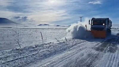 Kars&rsquo;ta 200 k&ouml;y yolu ulaşıma kapandı
