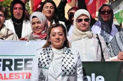 Kars’ta AK Parti Kadın Kolları’ndan &quot;Gazze için sessiz çığlık&quot;
