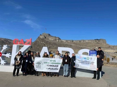 Kars&rsquo;ta aşıklık geleneği masaya yatırıldı
