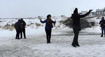Kars&rsquo;ta buz &uuml;st&uuml;nde Kafkas dansı
