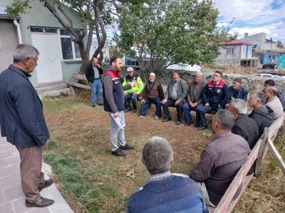 Kars’ta çiftçiler kuraklık, iklim değişikliği ve genel tarım sayımı hakkında bilgilendirildi
