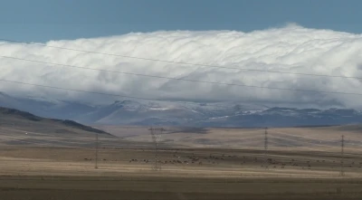 Kars’ta dağların zirvesine mevsimin ilk karı yağdı

