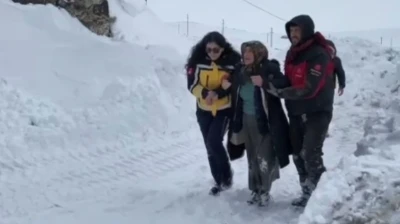 Kars&rsquo;ta hasta kadın i&ccedil;in ekipler seferber oldu
