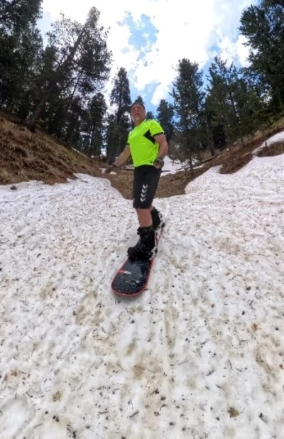 Kars&rsquo;ta haziranda snowboard
