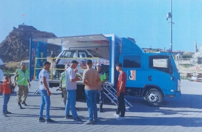 Kars’ta jandarmadan simülasyonlu emniyet kemeri uygulaması
