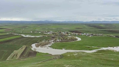 Kars&rsquo;ta Karahan &Ccedil;ayı 30 yılın rekorunu kırdı: Kalkankale&rsquo;de ekili araziler sular altında
