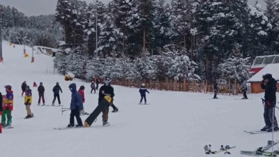 Kars&rsquo;ta kayak heyecanı s&uuml;r&uuml;yor
