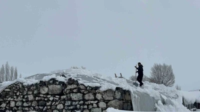 Kars&rsquo;ta k&ouml;ylerde ahırlar i&ccedil;in seferberlik
