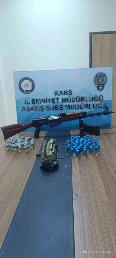 Kars&rsquo;ta silah ve m&uuml;himmat ele ge&ccedil;irildi
