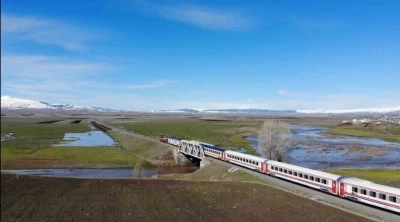 Kars&rsquo;ta vatandaş rotayı Doğu Ekspresi&rsquo;ne &ccedil;evirdi
