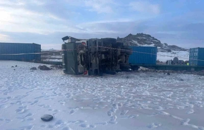 Kars&rsquo;ta y&uuml;k treni kamyon ile &ccedil;arpıştı: 1 &ouml;l&uuml;
