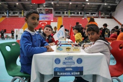Kars&rsquo;ta zeka dolu rekabet: 400 &ouml;ğrenci akıl oyunlarında yarıştı
