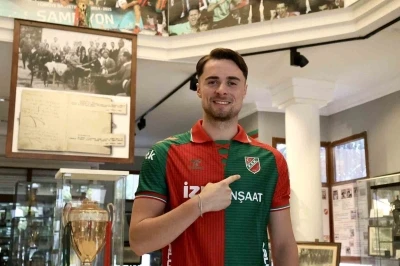 Karşıyaka, Alpay Eroğlu ile yeni s&ouml;zleşme imzaladı
