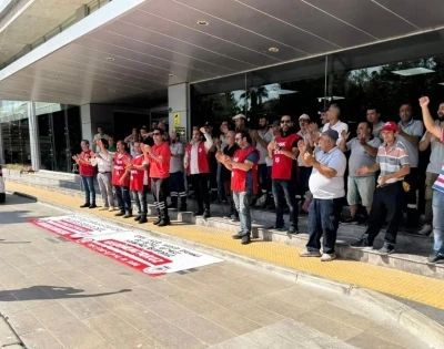 Karşıyaka Belediyesi’nde sular durulmuyor: İşçiler de memurlar da grevde
