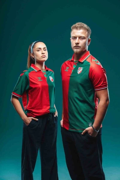 Karşıyaka Spor Kulübü, yeni sezon formalarını tanıttı
