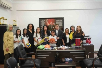 Kartal Belediyesi’nden öğrencilerle geri dönüşüm seferberliği
