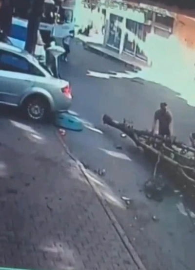 Kartal’da kopan dalın altında kalan genç oyuncu yaşam mücadelesi veriyor
