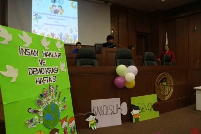 Kartal’da kreş öğrencilerinden örnek demokrasi davranışı
