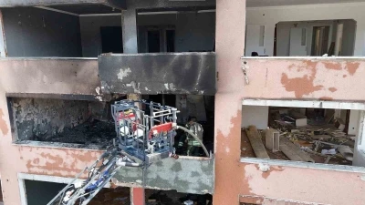 Kartal’da metruk binada yangın paniği
