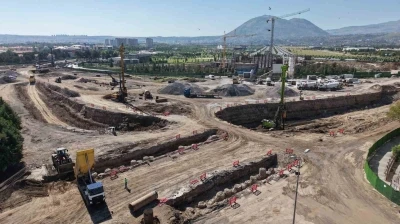 Kartal Katlı Kavşağı projesini inceleyen Başkan B&uuml;y&uuml;kkılı&ccedil;: "Yıl sonuna trafiğe a&ccedil;ılacak"
