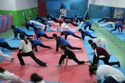 Kartepe&rsquo;de &ccedil;ocuklara &uuml;cretsiz spor eğitimi
