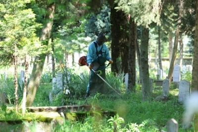 Kartepe&rsquo;de mezarlık ve yeşil alanlar Kurban Bayramı&rsquo;na hazırlanıyor
