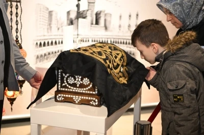 Kartepe&rsquo;de "Sakal-ı Şerif" ve Kabe &ouml;rt&uuml;s&uuml; ziyarete a&ccedil;ıldı
