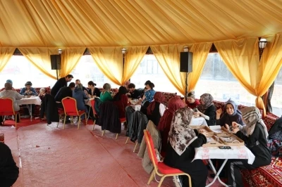 Kartepe&rsquo;de ramazan akşamları otağ &ccedil;adırında sanatla renkleniyor

