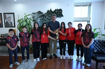 Kartepe&rsquo;de ulusal m&uuml;sabakalarda derece yapan &ouml;ğrenciler başarılarını paylaştı
