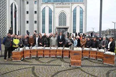 Kartepe&rsquo;de &uuml;reticilere arıcılık ve ekipman desteği sağlandı
