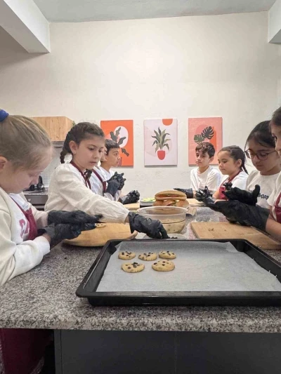 Kartepe&rsquo;deki ilkokulda "T&uuml;rkiye Y&uuml;zyılı Maarif Modeli" ile &ccedil;ok y&ouml;nl&uuml; eğitim
