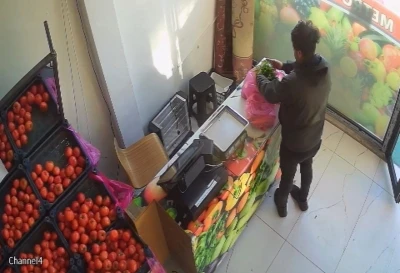 Kasada kimse yokken parasını bırakan m&uuml;şteriye esnaftan teşekk&uuml;r

