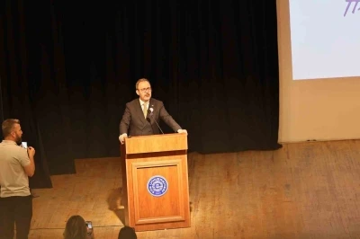 Kasapoğlu: "İzmir ve Ege &Uuml;niversitesi, birbirini besleyen, birbirini b&uuml;y&uuml;ten iki dev marka"

