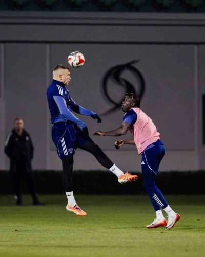 Kasımpaşa&rsquo;da devre arası hazırlıkları s&uuml;r&uuml;yor
