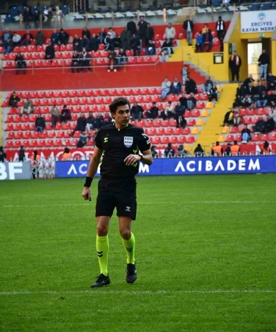 Kasımpaşa - Kayserispor ma&ccedil;ını Mehmet T&uuml;rkmen y&ouml;netecek
