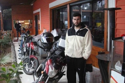 Kaskı &ouml;l&uuml;mden kurtardı: Tırın altında kalan s&uuml;r&uuml;c&uuml; yaşananları anlattı
