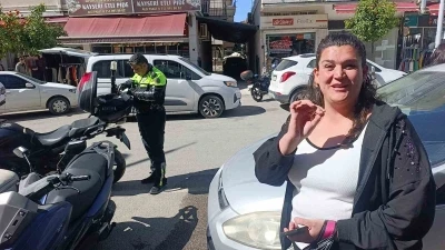 Kasktan ceza yememek i&ccedil;in plakasını kapattı, yediği cezayı g&ouml;r&uuml;nce hayatının pişmanlığını yaşadı
