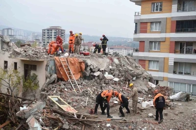 Kastamonu’da bölgesel deprem tatbikatı: Yüzlerce personel seferber oldu
