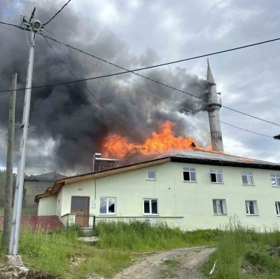 Kastamonu&rsquo;da &ccedil;ıkan yangında cami kullanılamaz hale geldi
