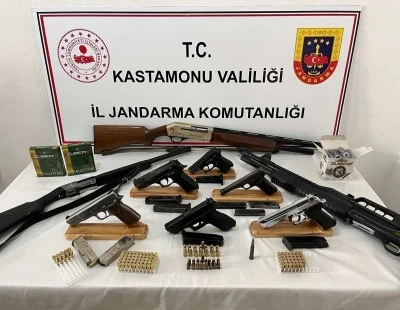 Kastamonu&rsquo;da &ccedil;ok sayıda silah ele ge&ccedil;irildi: 7 g&ouml;zaltı
